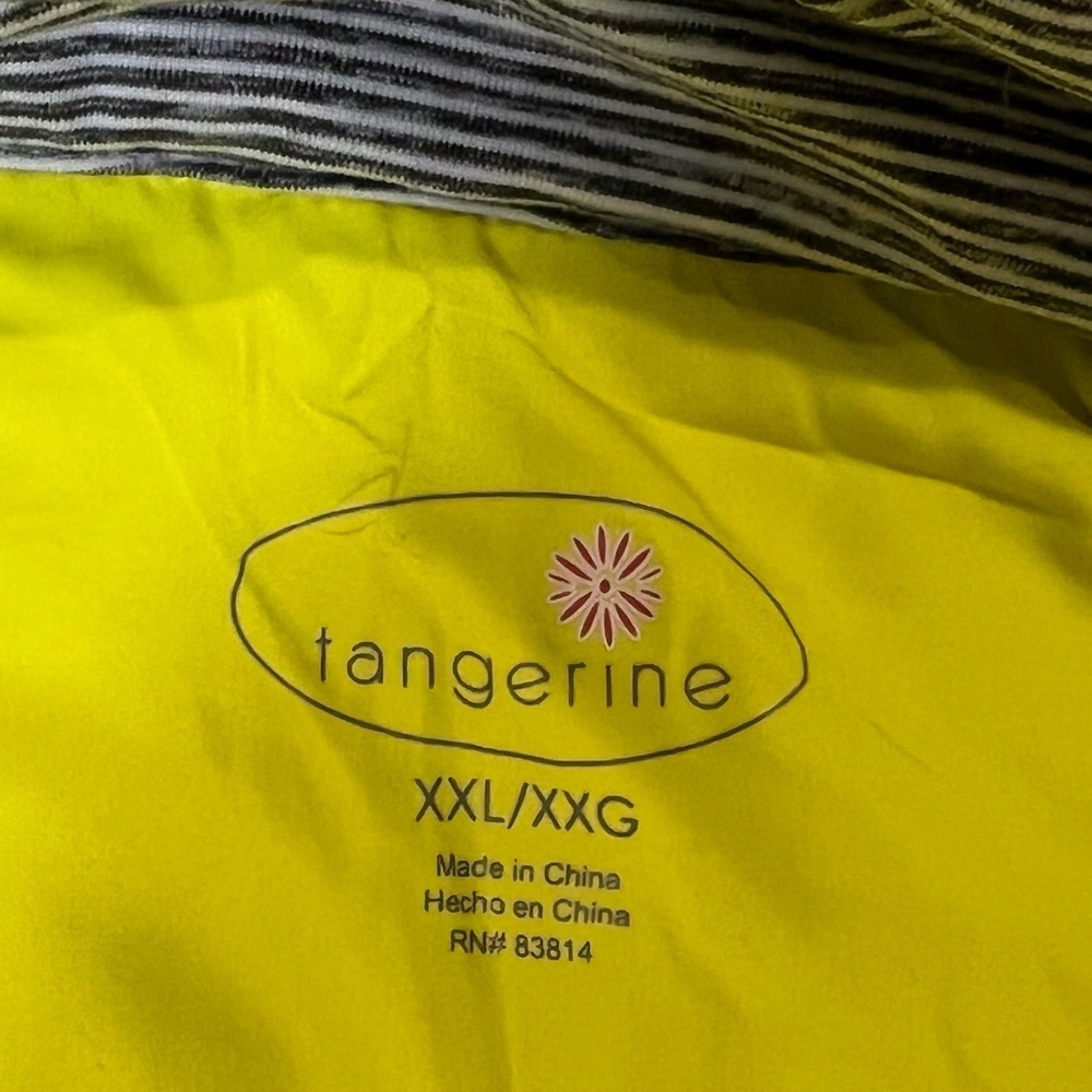 TANGERINE NWT Women's 2XL Yellow Active Quilted Puffer Vest 2 position zipper - Picture 8 of 10